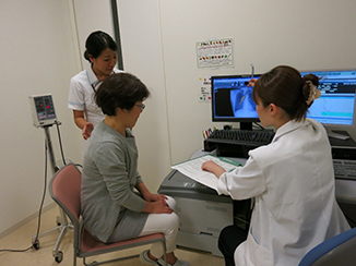 術前診察の様子