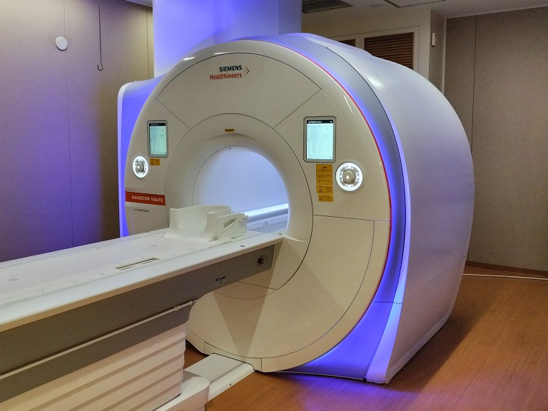 シーメンスヘルスケア社製超伝導MRI装置MAGNETOM Skyra(3.0T)画像